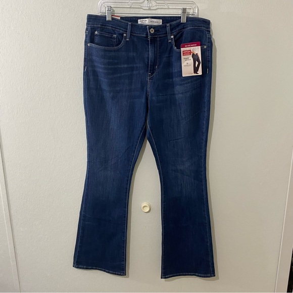 NWT Levi’s Signature Mid Rise Bootcut Jeans. Size 16 - Picture 2 of 6